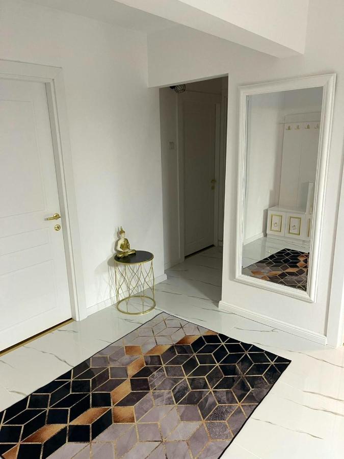 Carla'S Apartament Lägenhet Oradea Exteriör bild